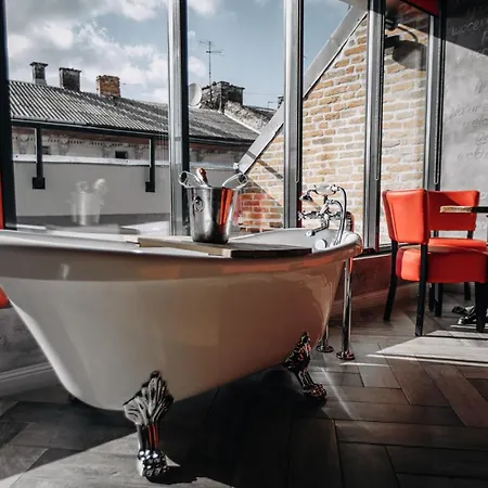 мазох. Hotel&cafe